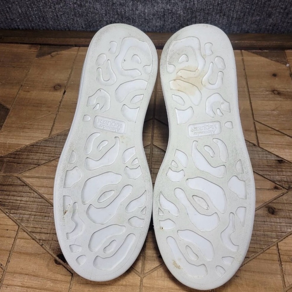 Alexander McQueen Oversized Sneakers
White & Green Croc-Print Leather Size 37.5 - Picture 10 of 16